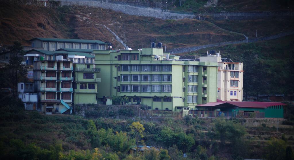 Hotel Uday Palace Pipalkoti Zewnętrze zdjęcie